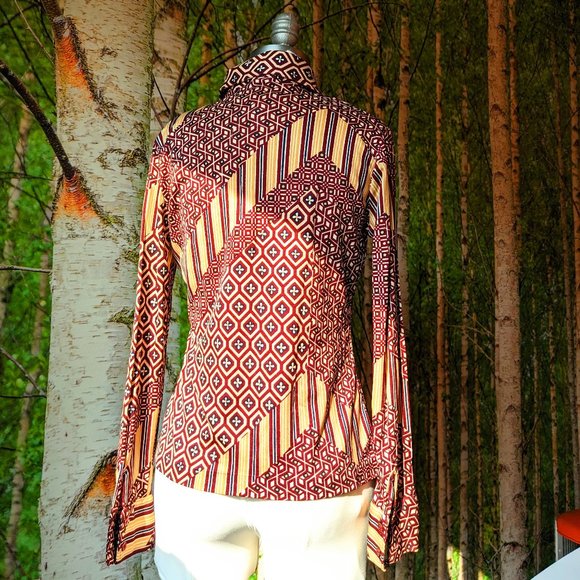 Vintage 1970s Funky Stretchy Button Down - Picture 2 of 7